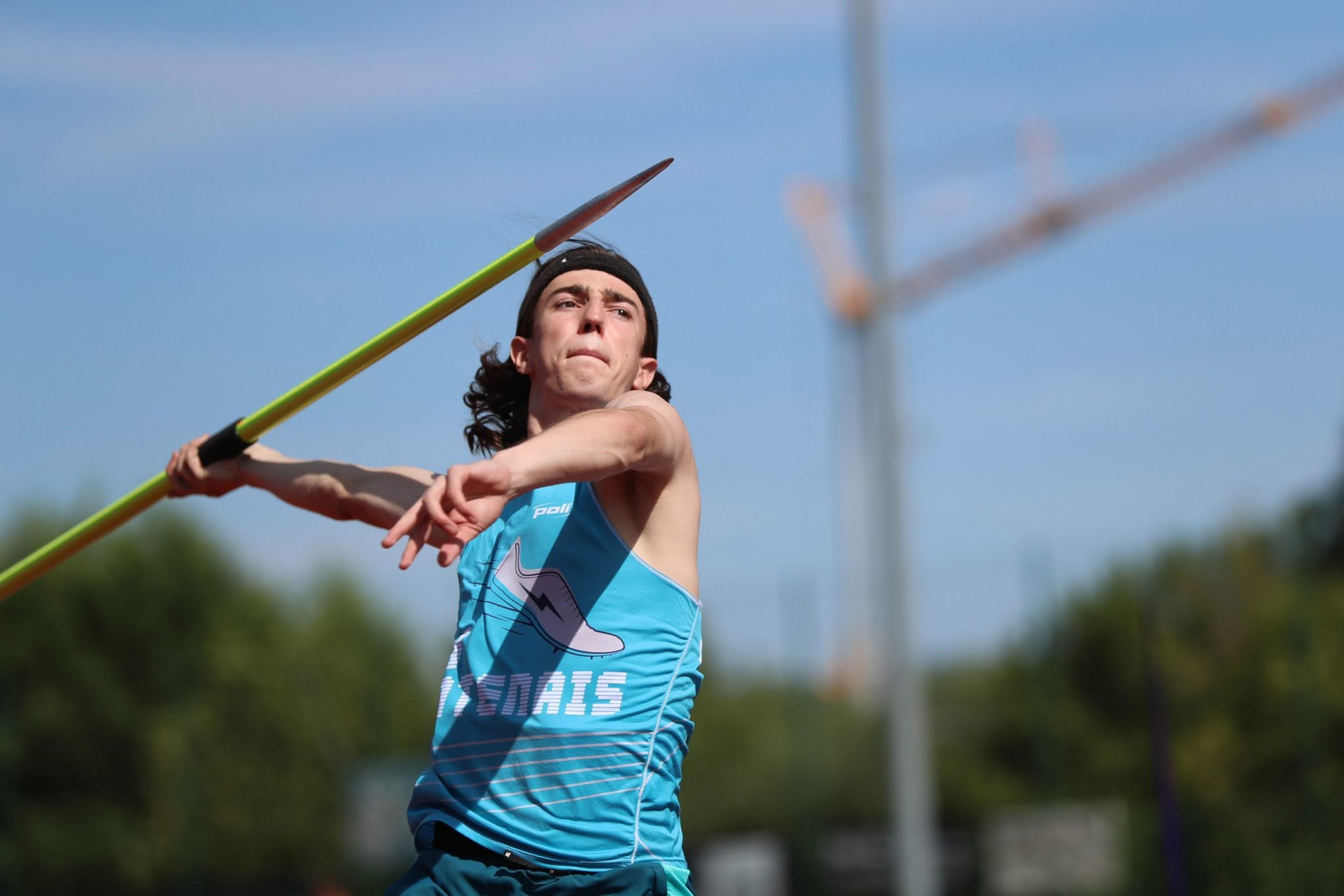 Athlète cadet du CA Fontenais au lancer du javelot